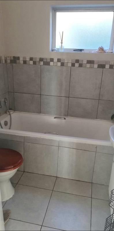 2 Bedroom Property for Sale in Gordons Bay Western Cape